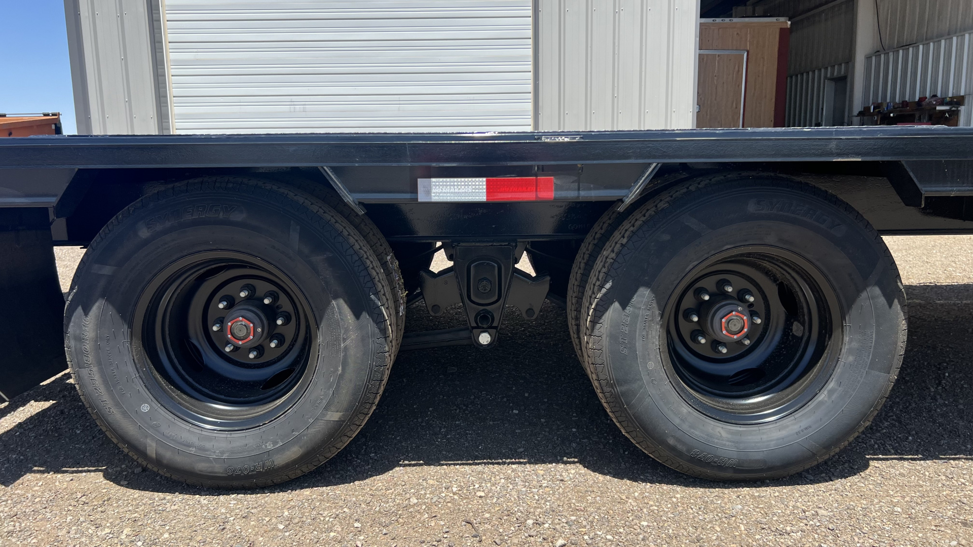 New 2026 PJ 102"x30' GN Low-Pro Flatbed w/ Duals - LD