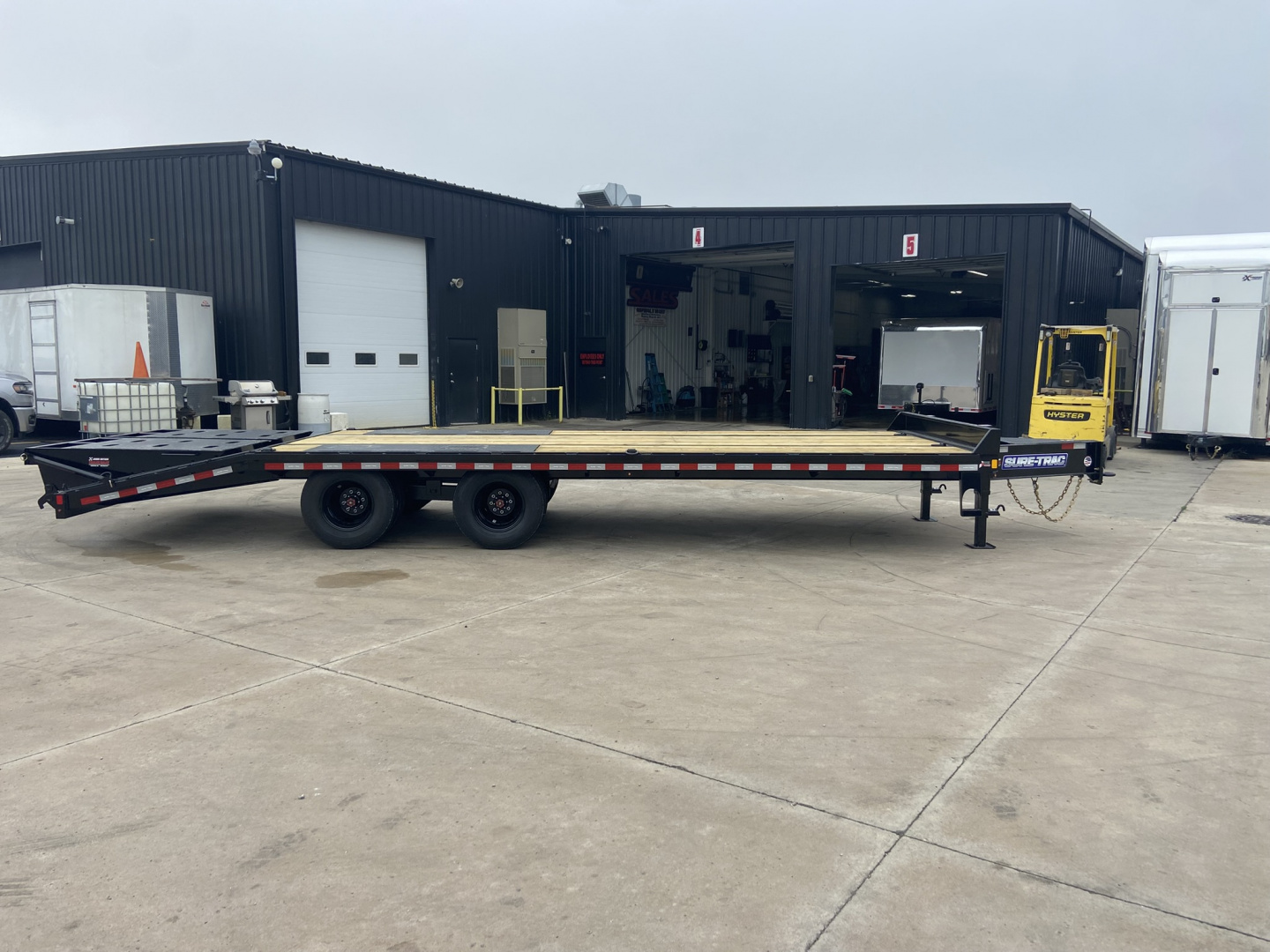 New Sure-Trac Equipment Trailer 25'