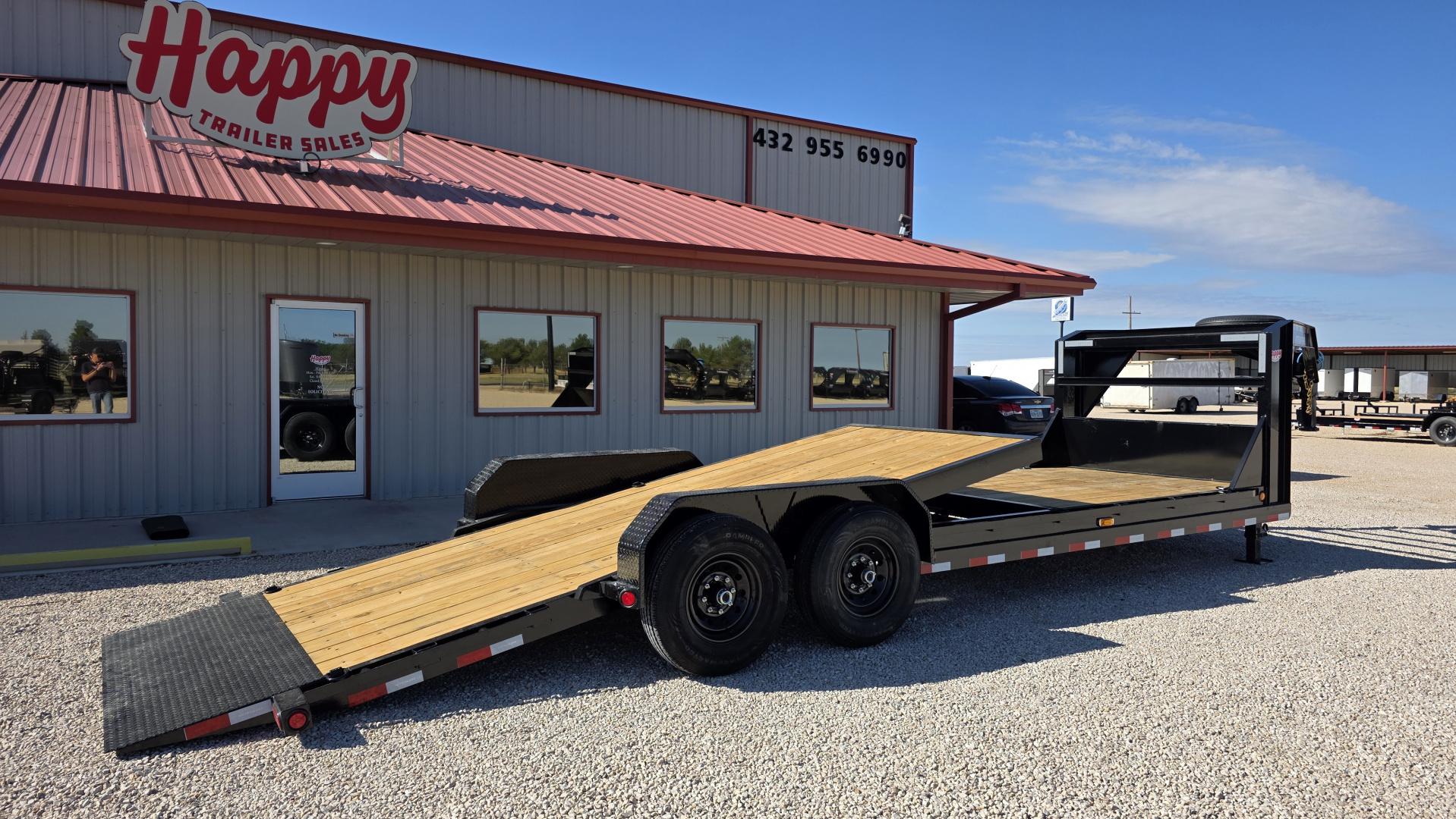 New 2026 PJ 83"x24' Gooseneck Equipment Tilt Trailer – T6