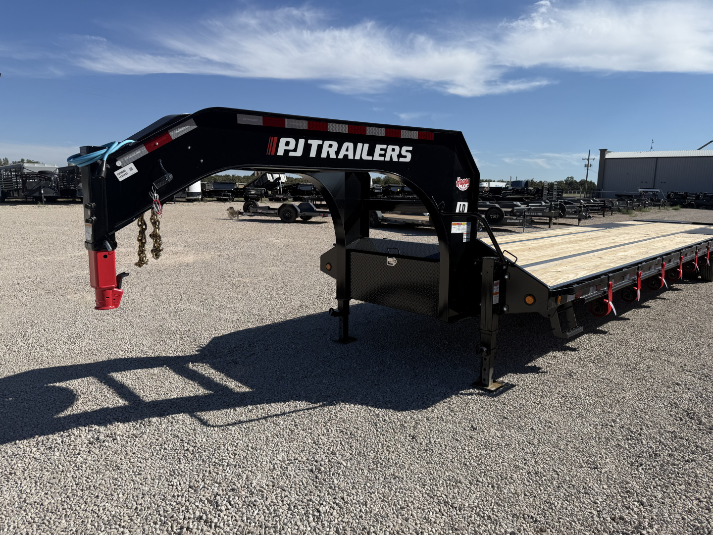 New 2026 PJ 102"x40' GN Low-Pro Flatbed w/ Duals - LD