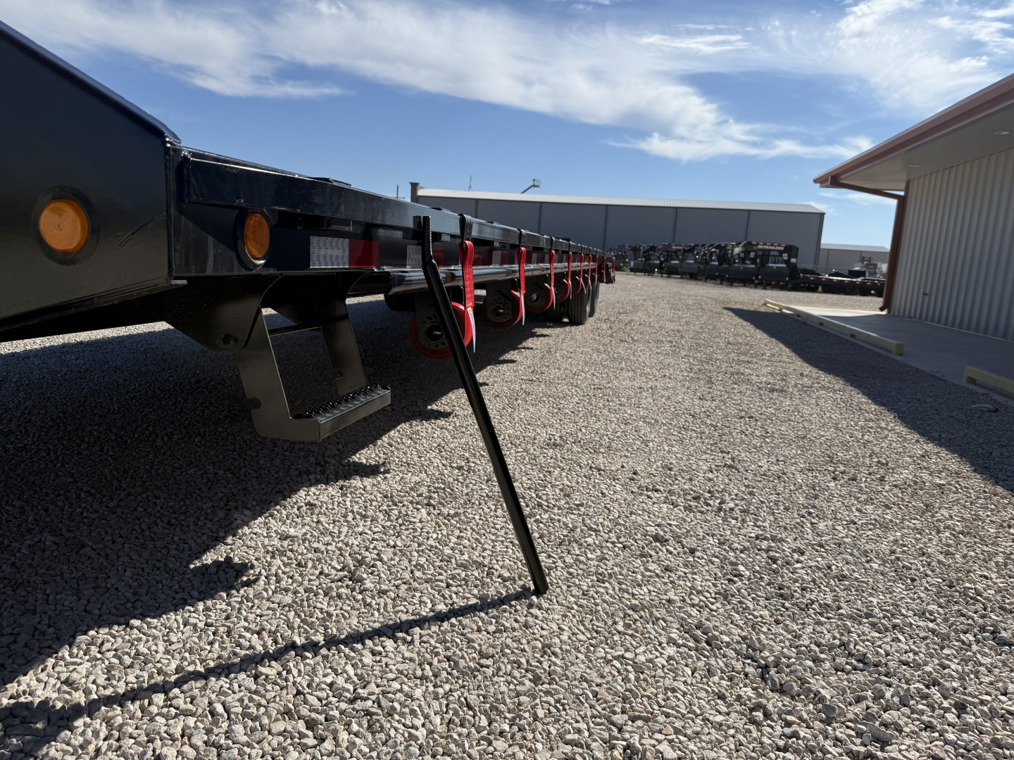 New 2026 PJ 102"x40' GN Low-Pro Flatbed w/ Duals - LD