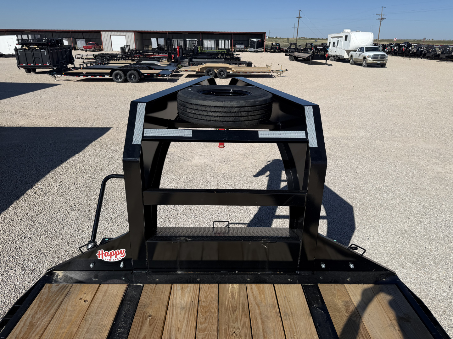 New 2026 PJ 102"x40' GN Low-Pro Flatbed w/ Duals - LD