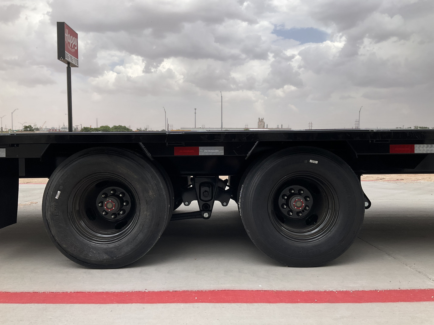 New 2026 PJ 102"x40' GN Low-Pro Flatbed w/ Duals - LD