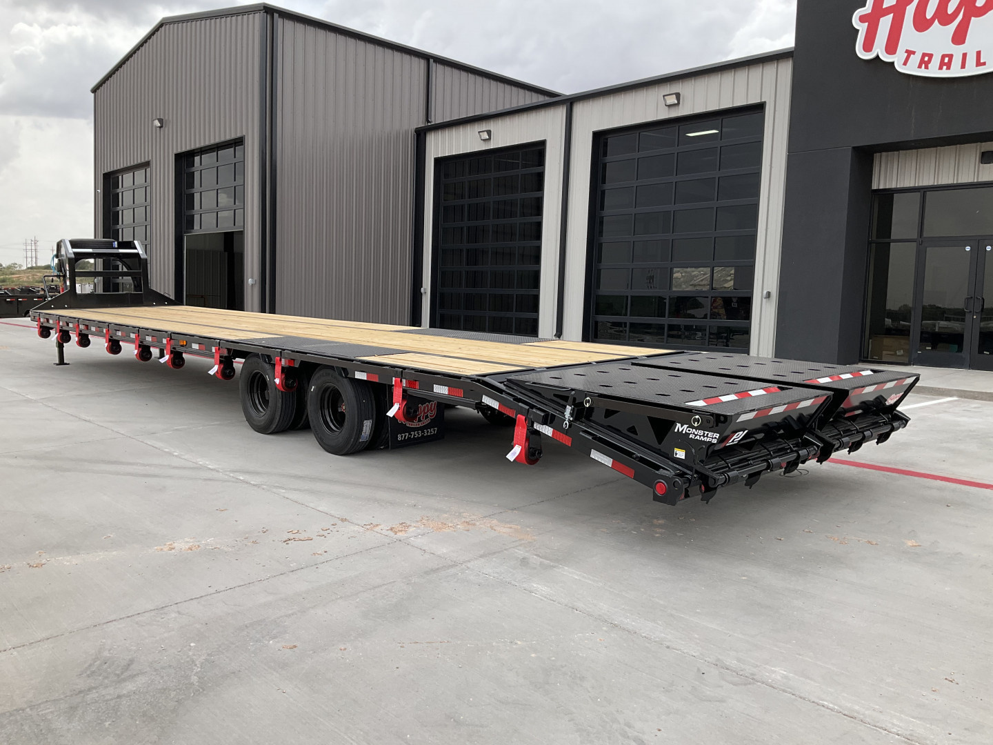 New 2026 PJ 102"x40' GN Low-Pro Flatbed w/ Duals - LD