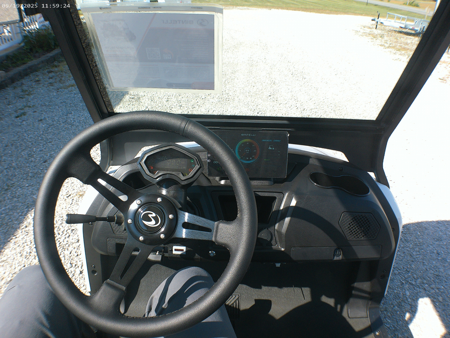 New 2025 Bintelli BEYOND 6P Lifted Golf Cart