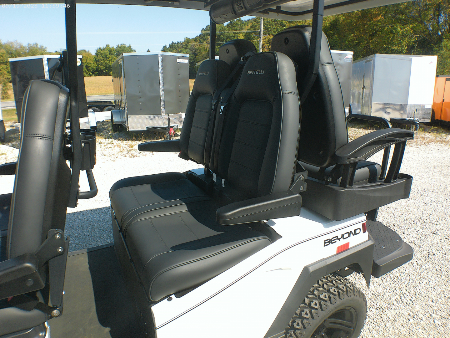 New 2025 Bintelli BEYOND 6P Lifted Golf Cart