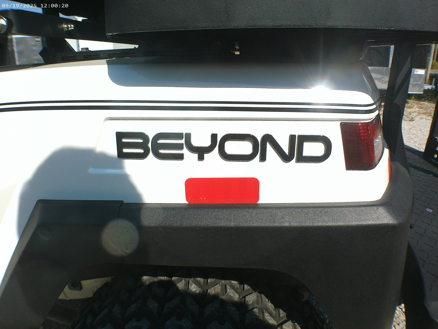 New 2025 Bintelli BEYOND 6P Lifted Golf Cart