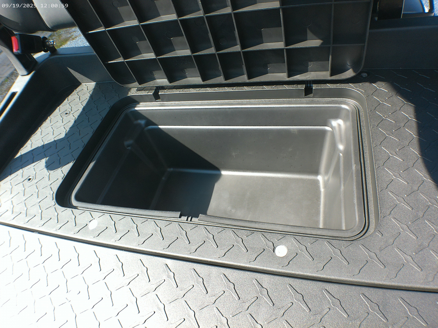 New 2025 Bintelli BEYOND 6P Lifted Golf Cart