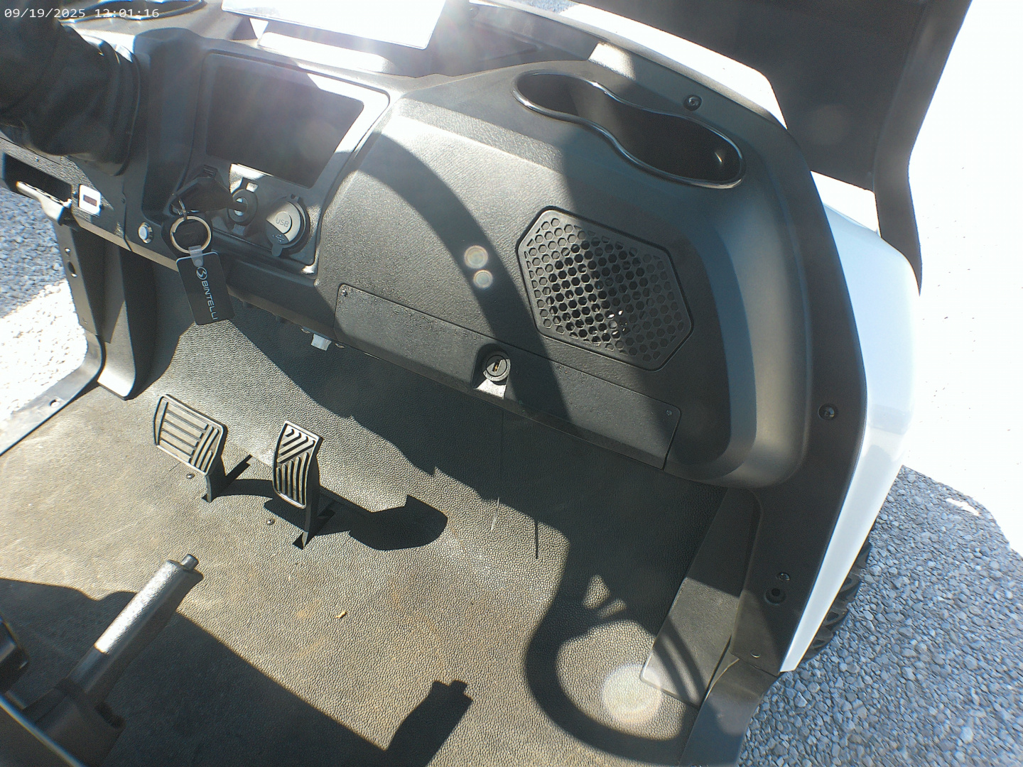 New 2025 Bintelli BEYOND 6P Lifted Golf Cart