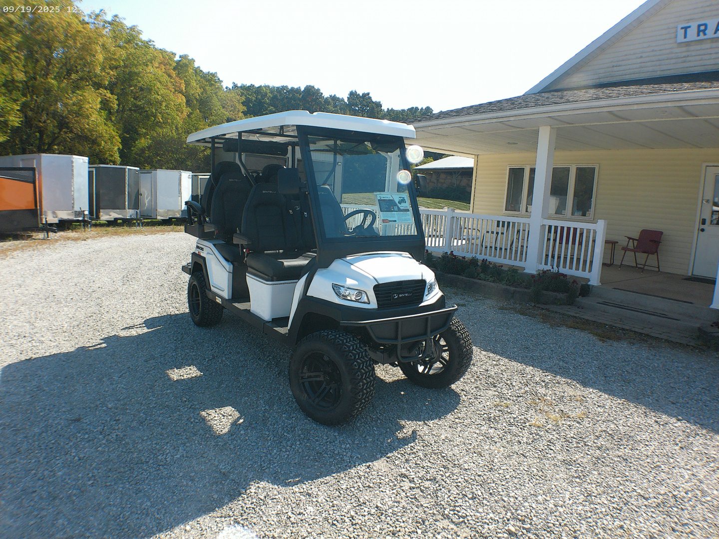 New 2025 Bintelli BEYOND 6P Lifted Golf Cart