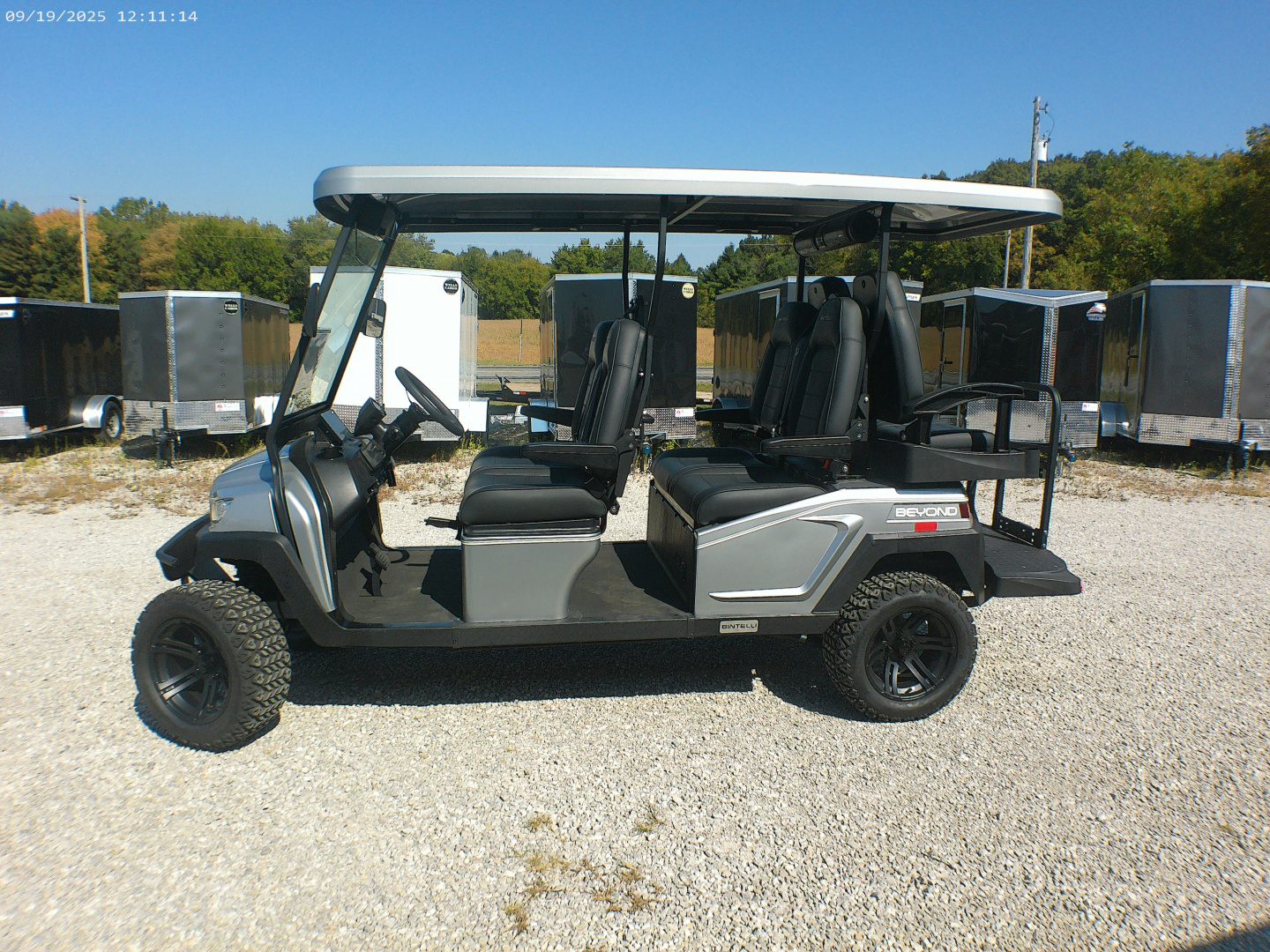 New 2025 Bintelli BEYOND 6P Lifted Golf Cart