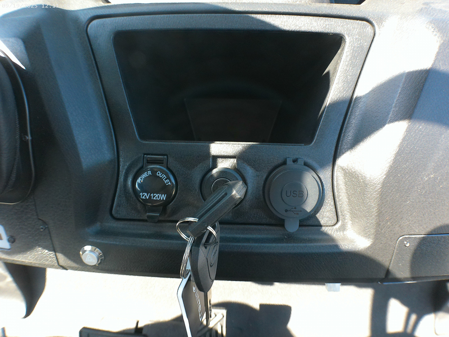 New 2025 Bintelli BEYOND 6P Lifted Golf Cart