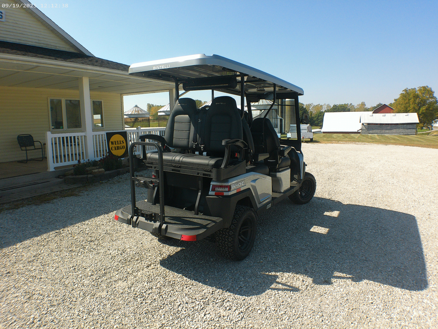New 2025 Bintelli BEYOND 6P Lifted Golf Cart