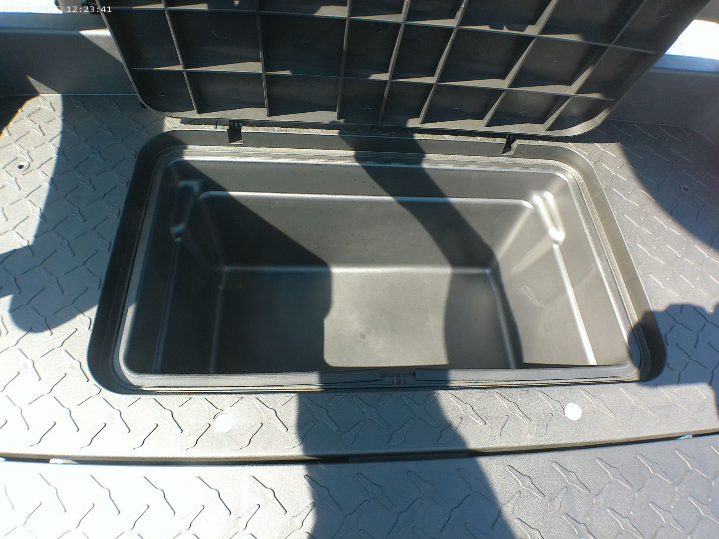 New 2025 Bintelli BEYOND 4P Lifted Golf Cart