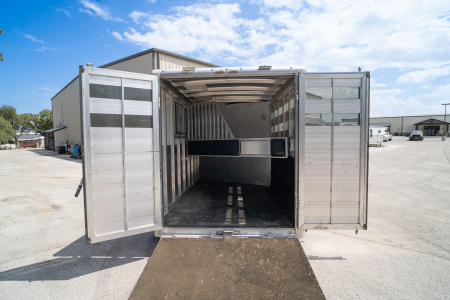 Used 2018 Sundowner Trailers 3 Horse Slant Load Bumper Pull '18 Horse Trailer