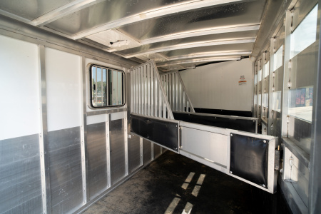 Used 2018 Sundowner Trailers 3 Horse Slant Load Bumper Pull '18 Horse Trailer