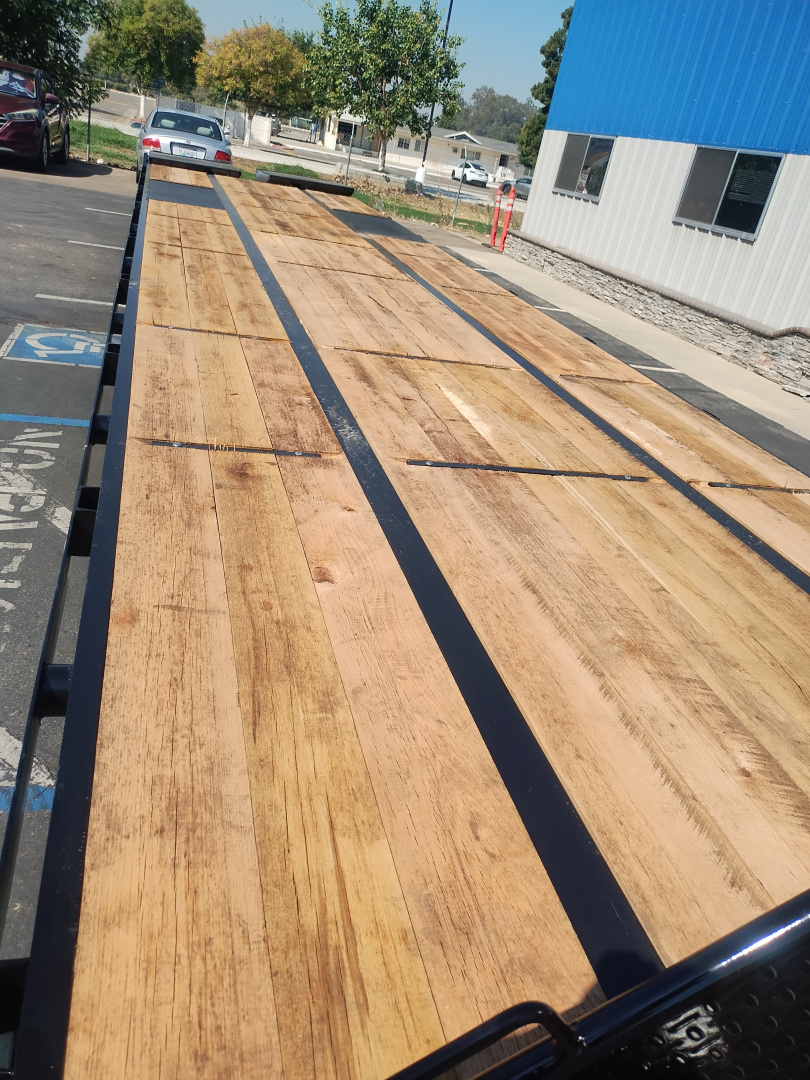 New 2025 Econoline 8.5'x34' Plus 6' Deckover Equipment Trailer