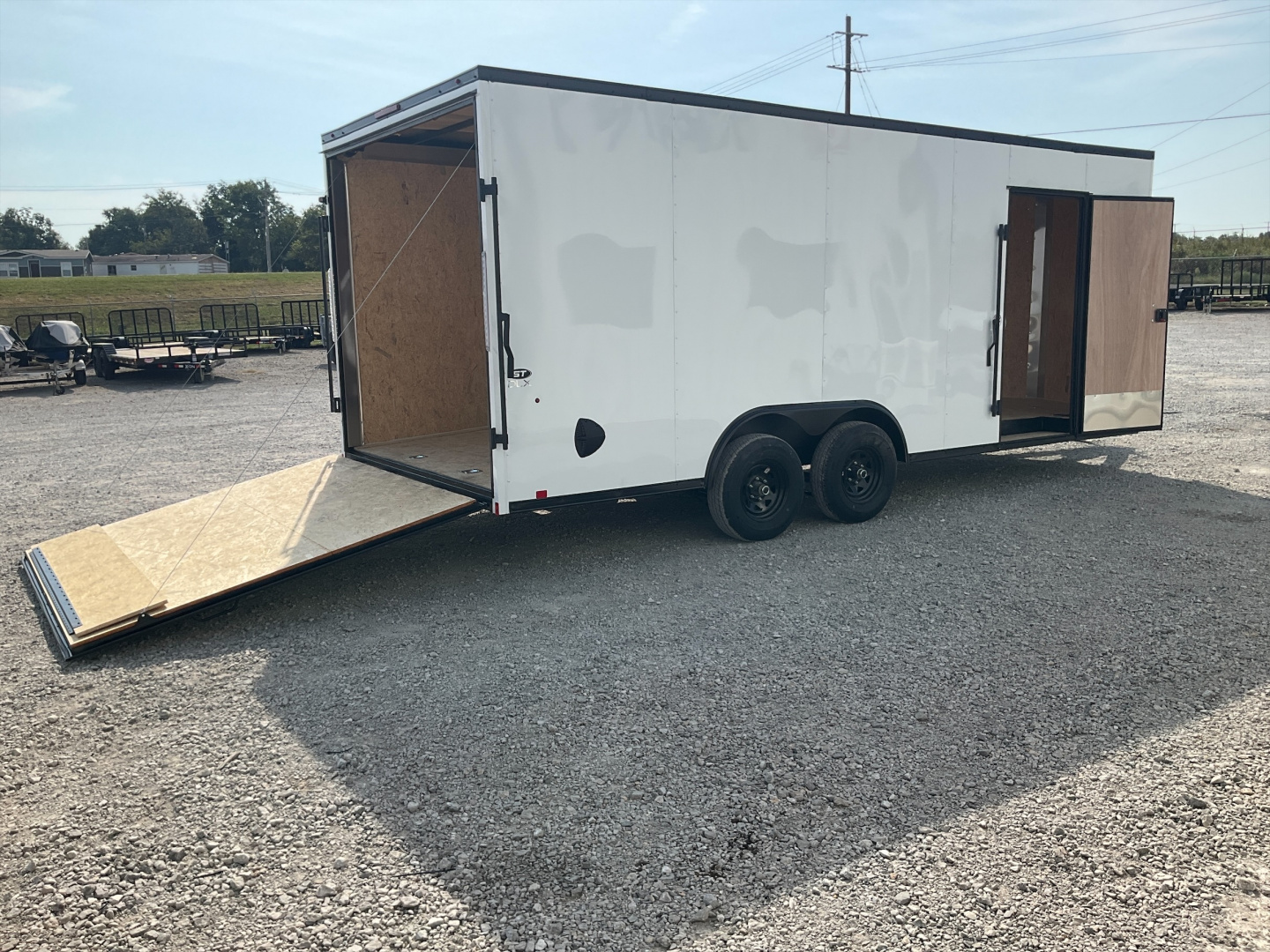 New 2026 Look 8.5x20' Enclosed Cargo Trailer - ST DLX