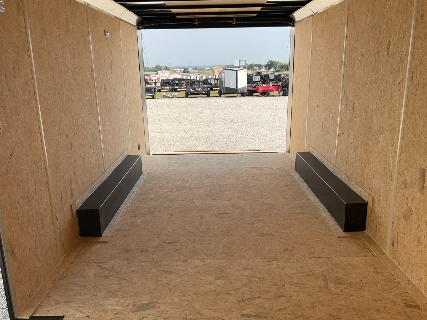 New 2026 Look 8.5x20' Enclosed Cargo Trailer - ST DLX