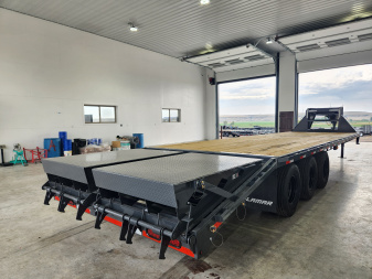 New 2025 Lamar 32' Gooseneck Deckover Trailer 30K