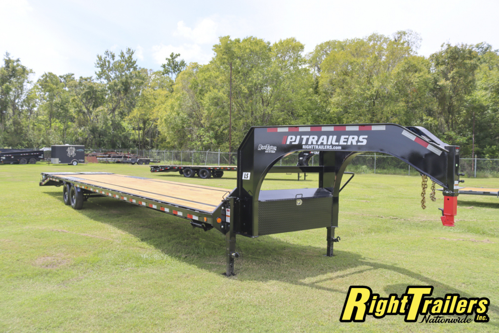 New 2026 PJ Trailers 8.5x40 Gooseneck Equipment Trailer