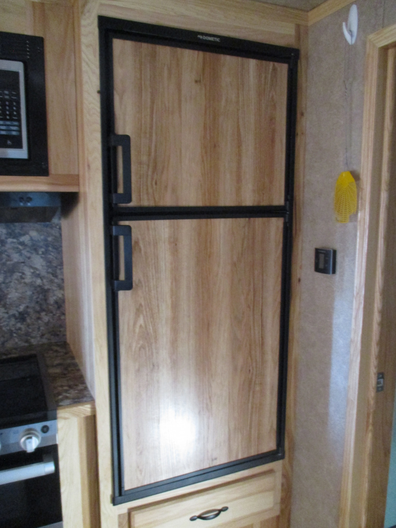 Used 2022 Lakota Charger Horse Trailer 3 horse