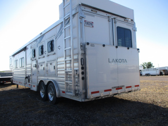 Used 2022 Lakota Charger Horse Trailer 3 horse