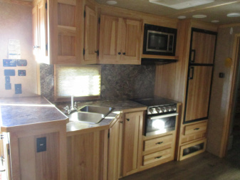 Used 2022 Lakota Charger Horse Trailer 3 horse