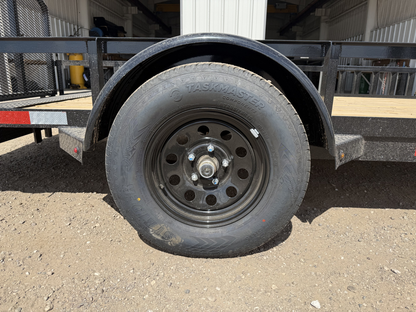 New 2026 X-On 77"x14' Single Axle Utility Trailer - U2