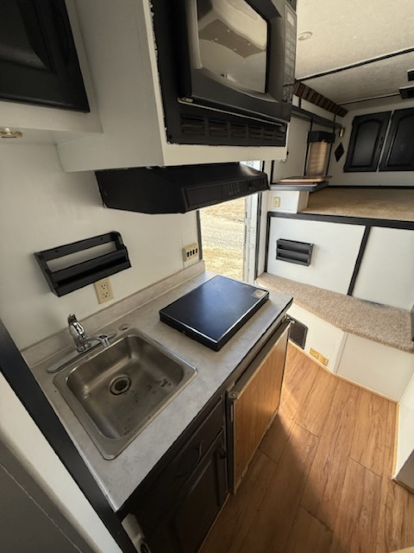 Used 1997 Featherlite Trailers LQ Horse Trailer