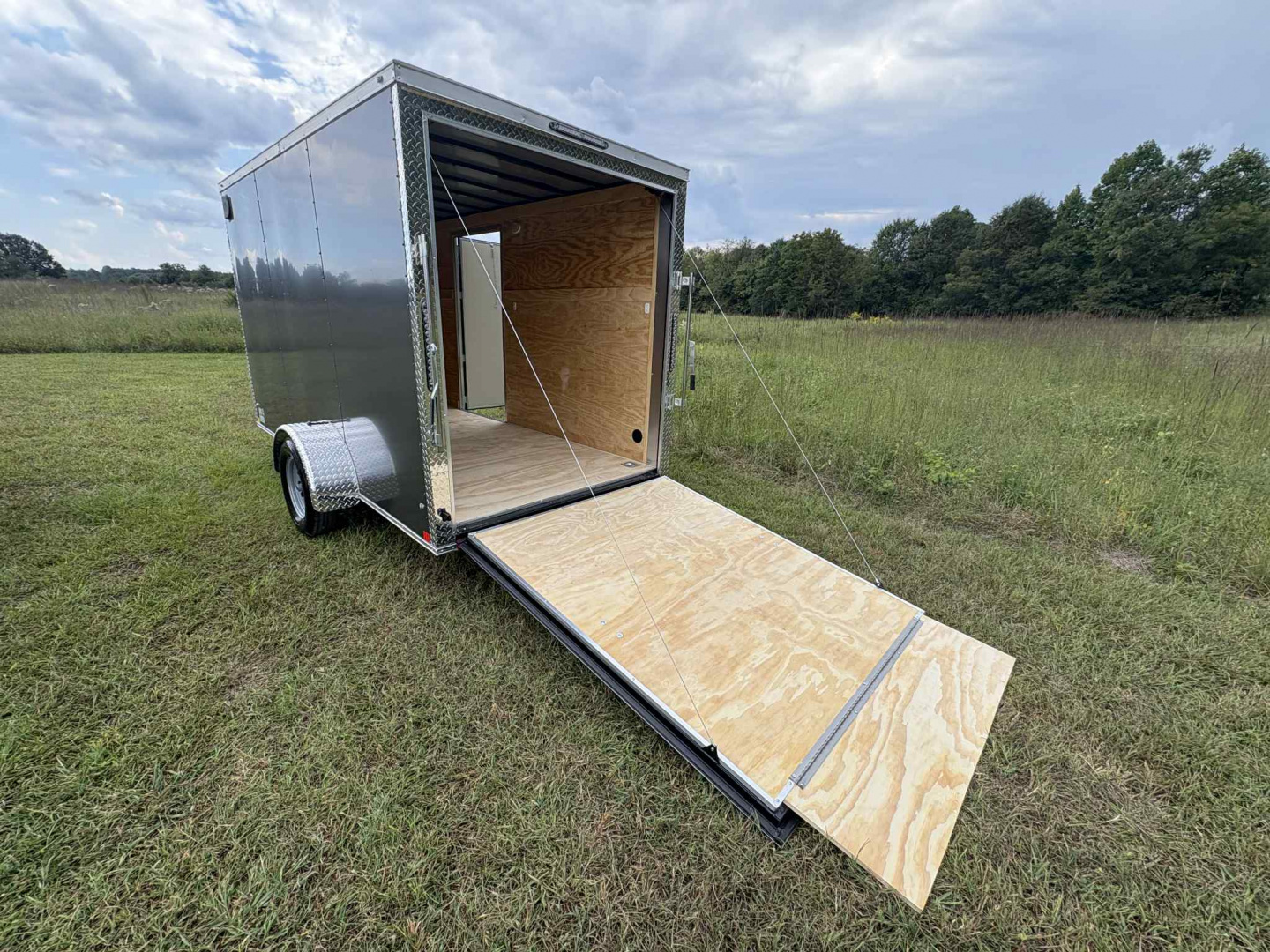 New DIAMOND CARGO 6 x 12 SA Cargo / Enclosed Trailer