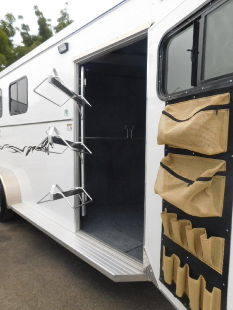 New 2026 Royal T Imperial X 3H 7'6" Horse Trailer