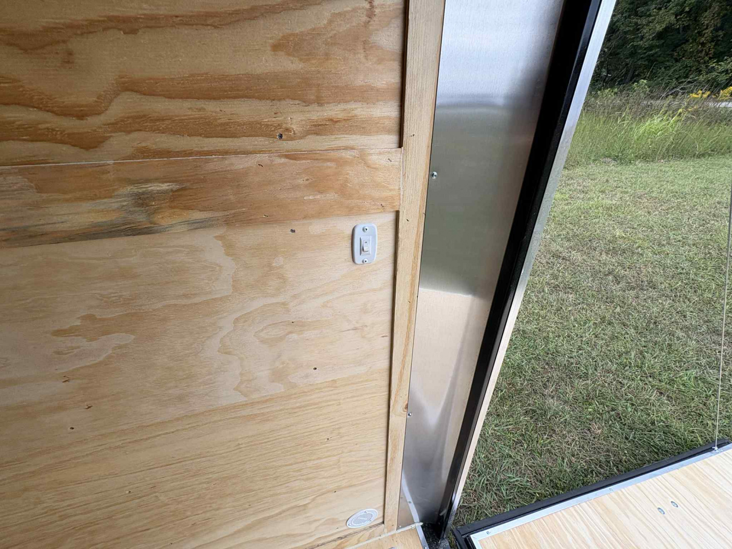 New DIAMOND CARGO 6 x 12 SA Cargo / Enclosed Trailer