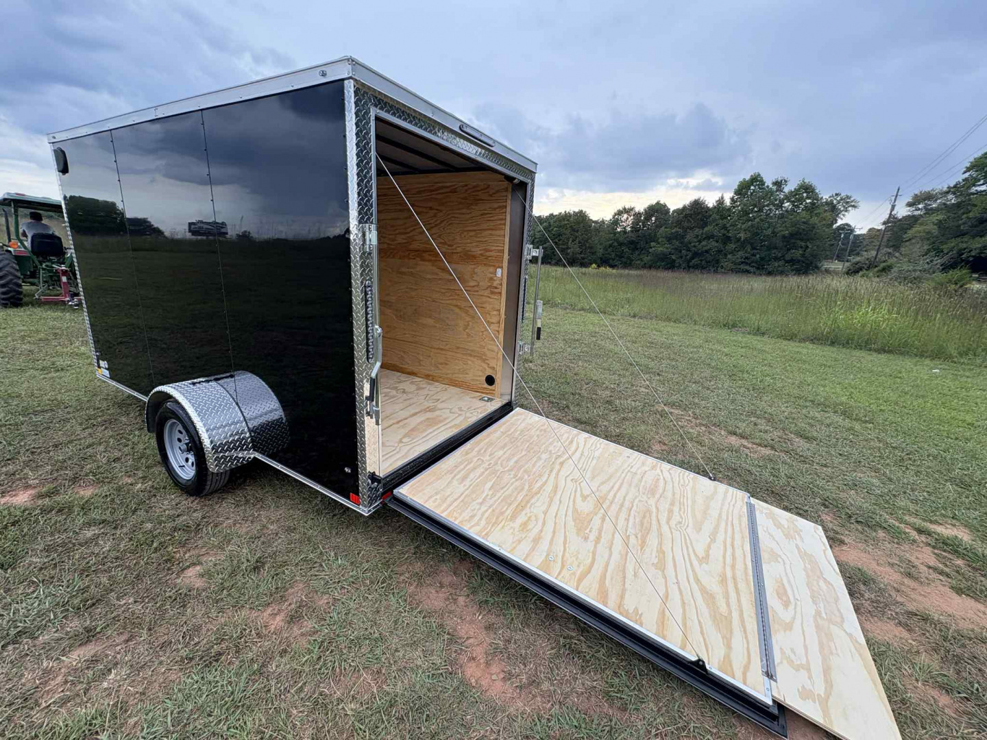New DIAMOND CARGO 6 x 12 SA Cargo / Enclosed Trailer