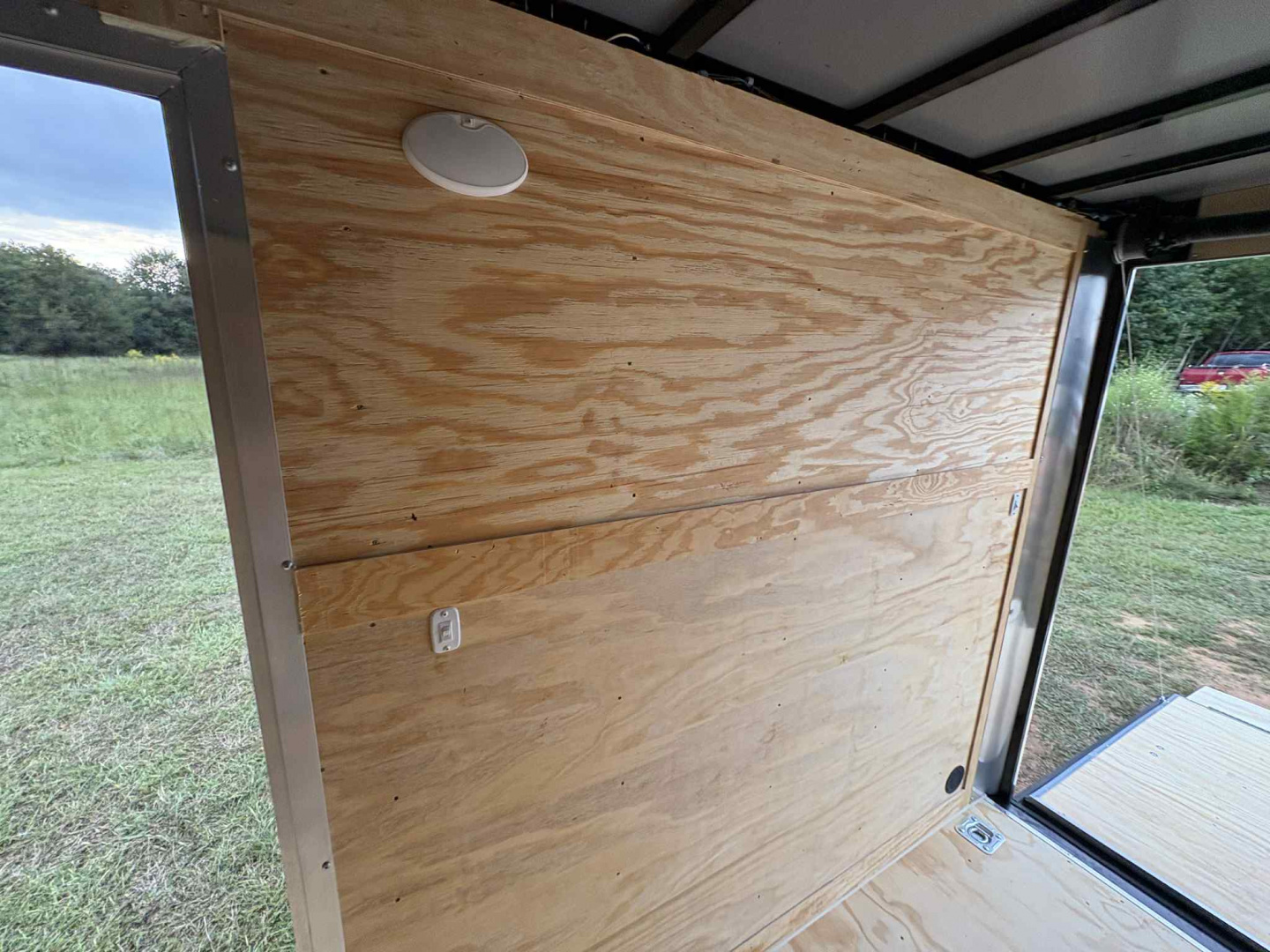 New DIAMOND CARGO 6 x 12 SA Cargo / Enclosed Trailer