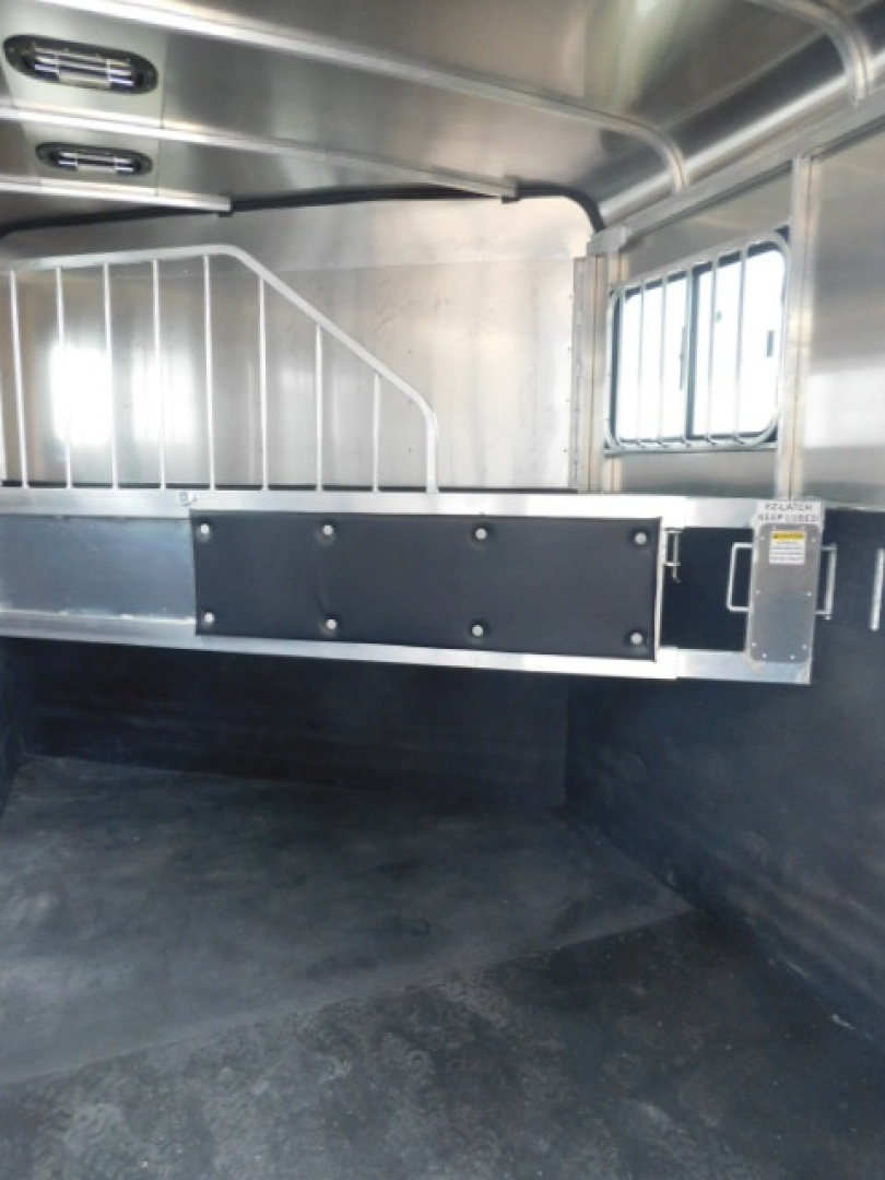 New 2026 Royal T Imperial X 2H 7'6" Horse Trailer