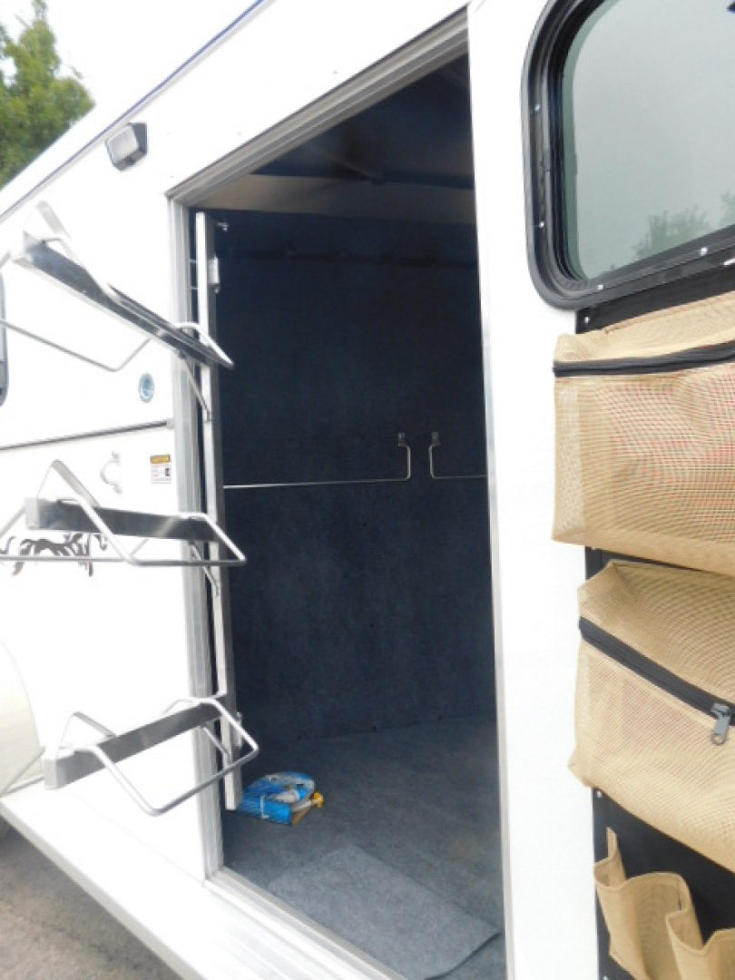 New 2026 Royal T Imperial X 2H 7'6" Horse Trailer