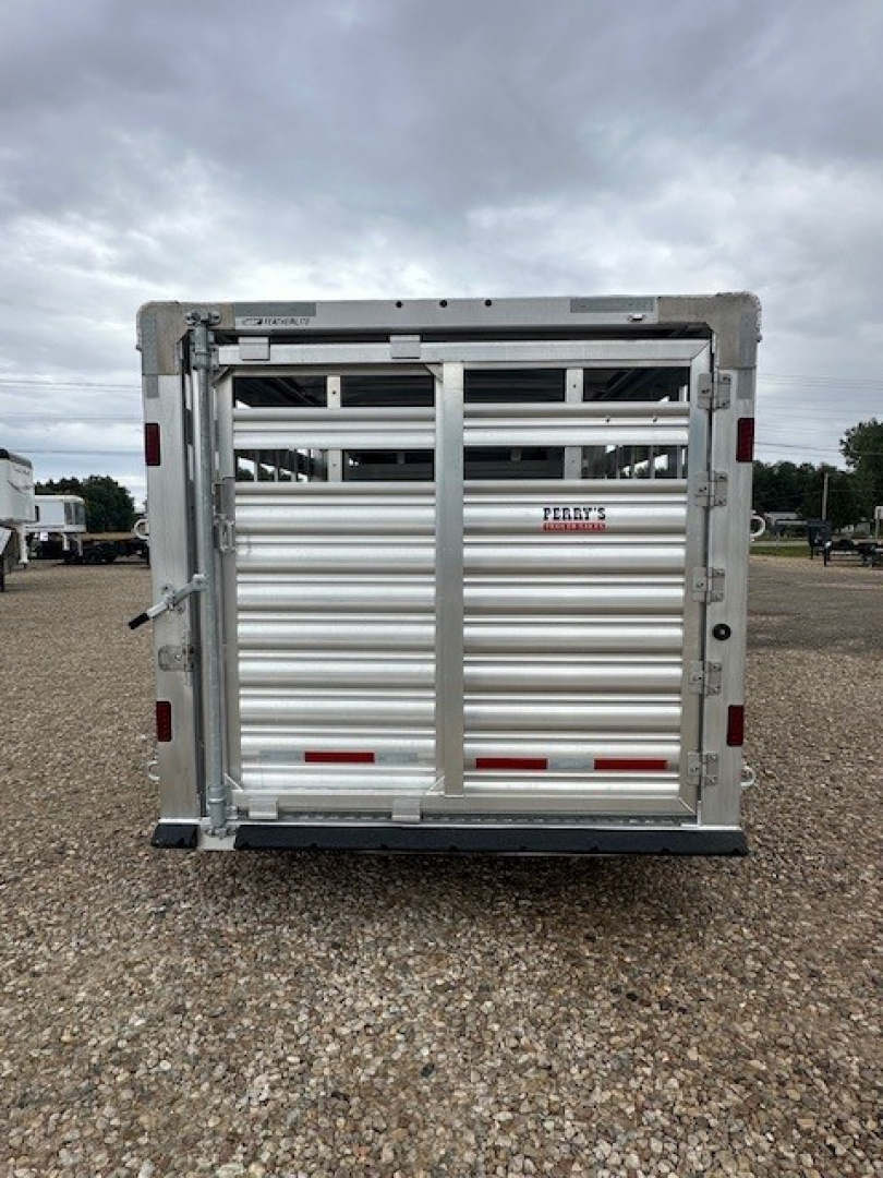 New 2026 Featherlite 8127 Stock 24'