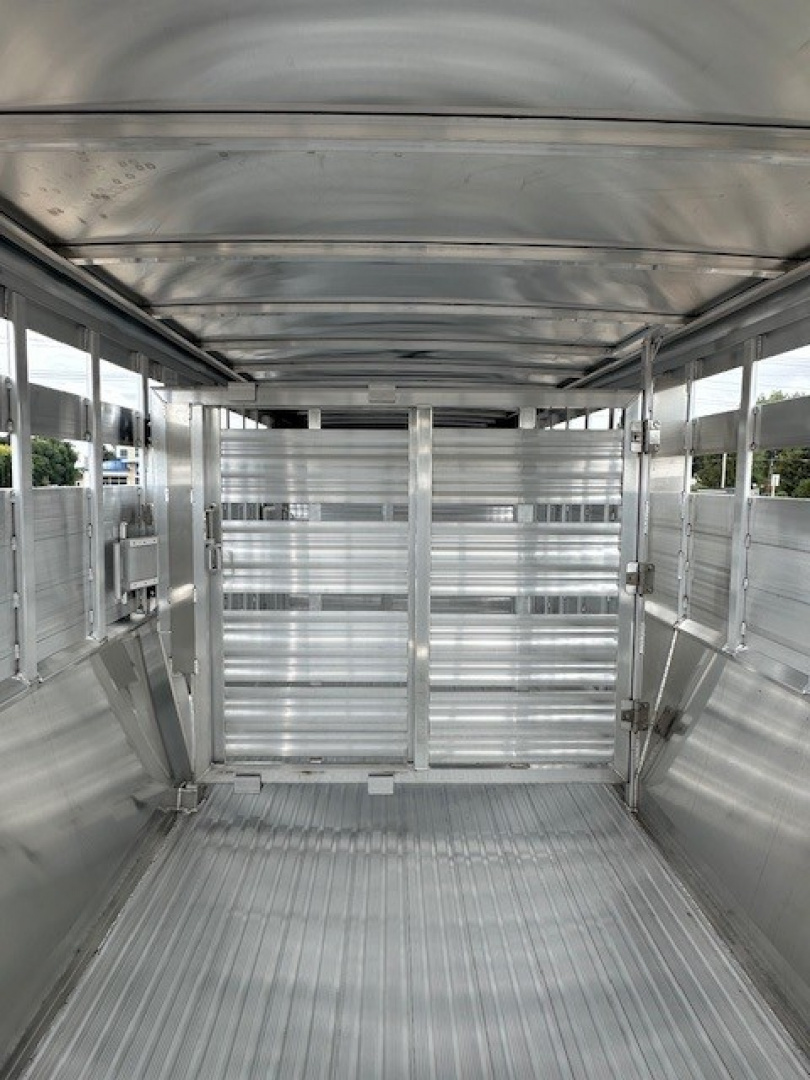 New 2026 Featherlite 8127 Stock 24'