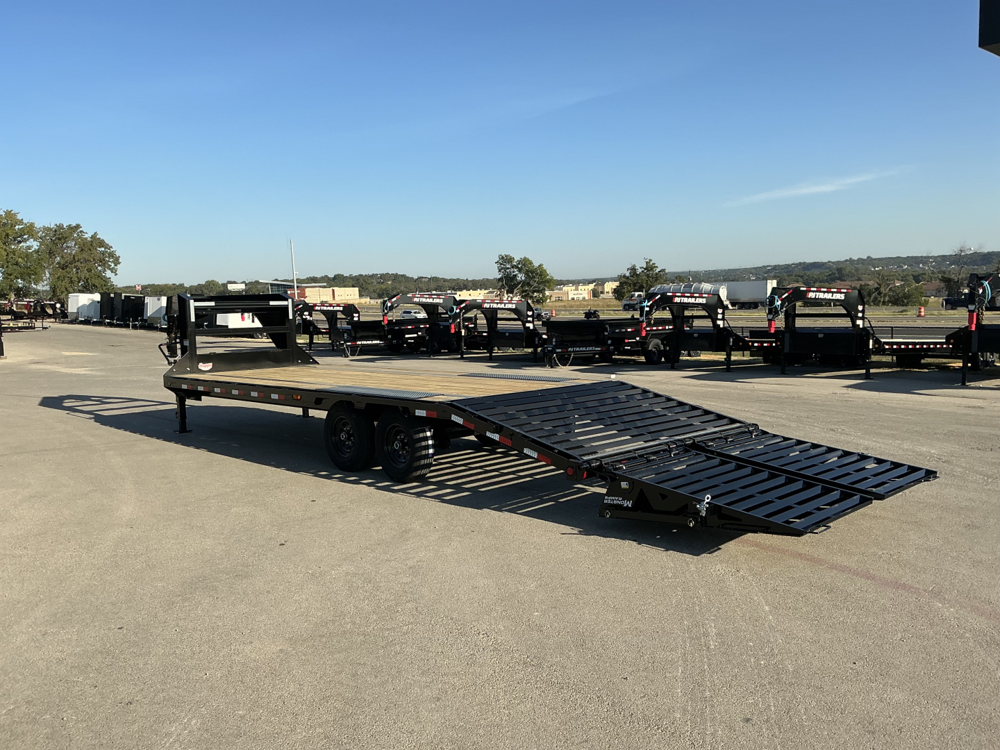New 2026 PJ 102”x25’ Quest Gooseneck Flatbed w/ Singles – LQ