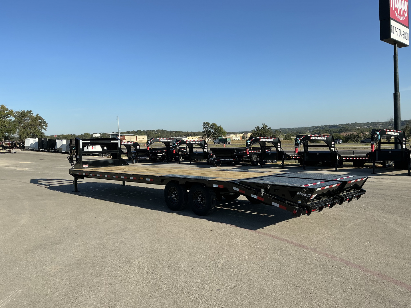 New 2026 PJ 102”x30’ Quest Gooseneck Flatbed w/ Singles – LQ