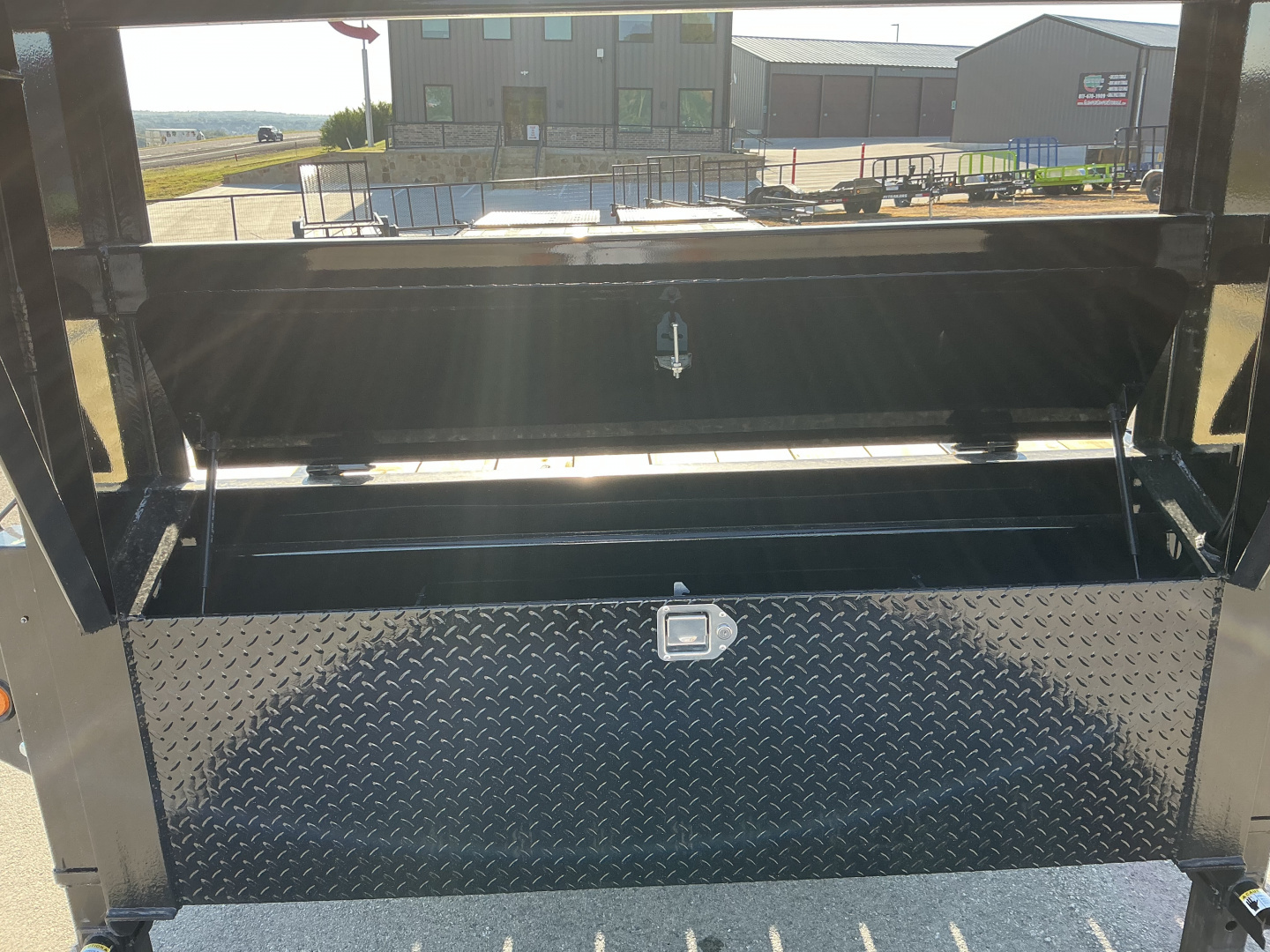 New 2026 PJ 102”x30’ Quest Gooseneck Flatbed w/ Singles – LQ