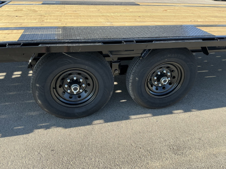 New 2026 PJ 102”x30’ Quest Gooseneck Flatbed w/ Singles – LQ