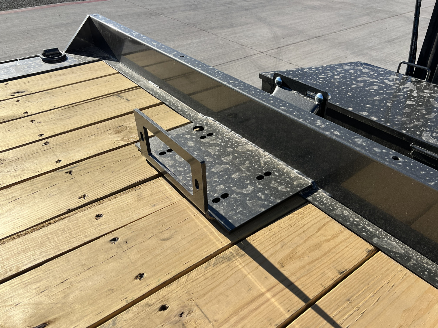 New 2026 MAXX-D 102”x24’ BP HD Channel Power Tilt – T8X