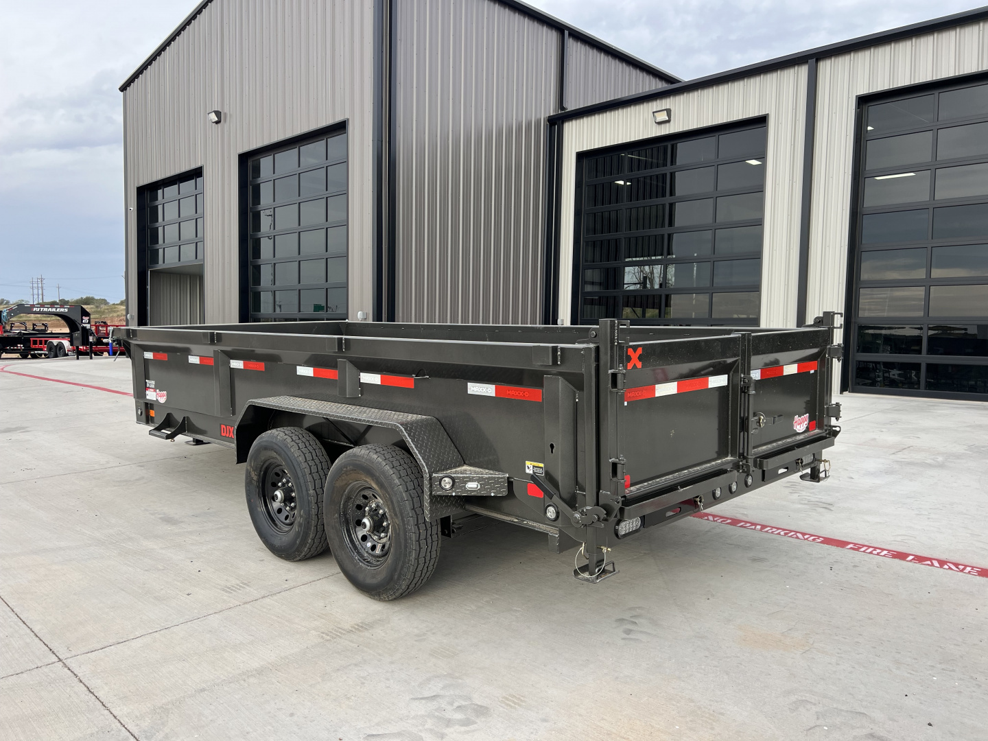 New 2026 MAXX-D 83”x16’ BP Dump w/ 24” Sides – DJX