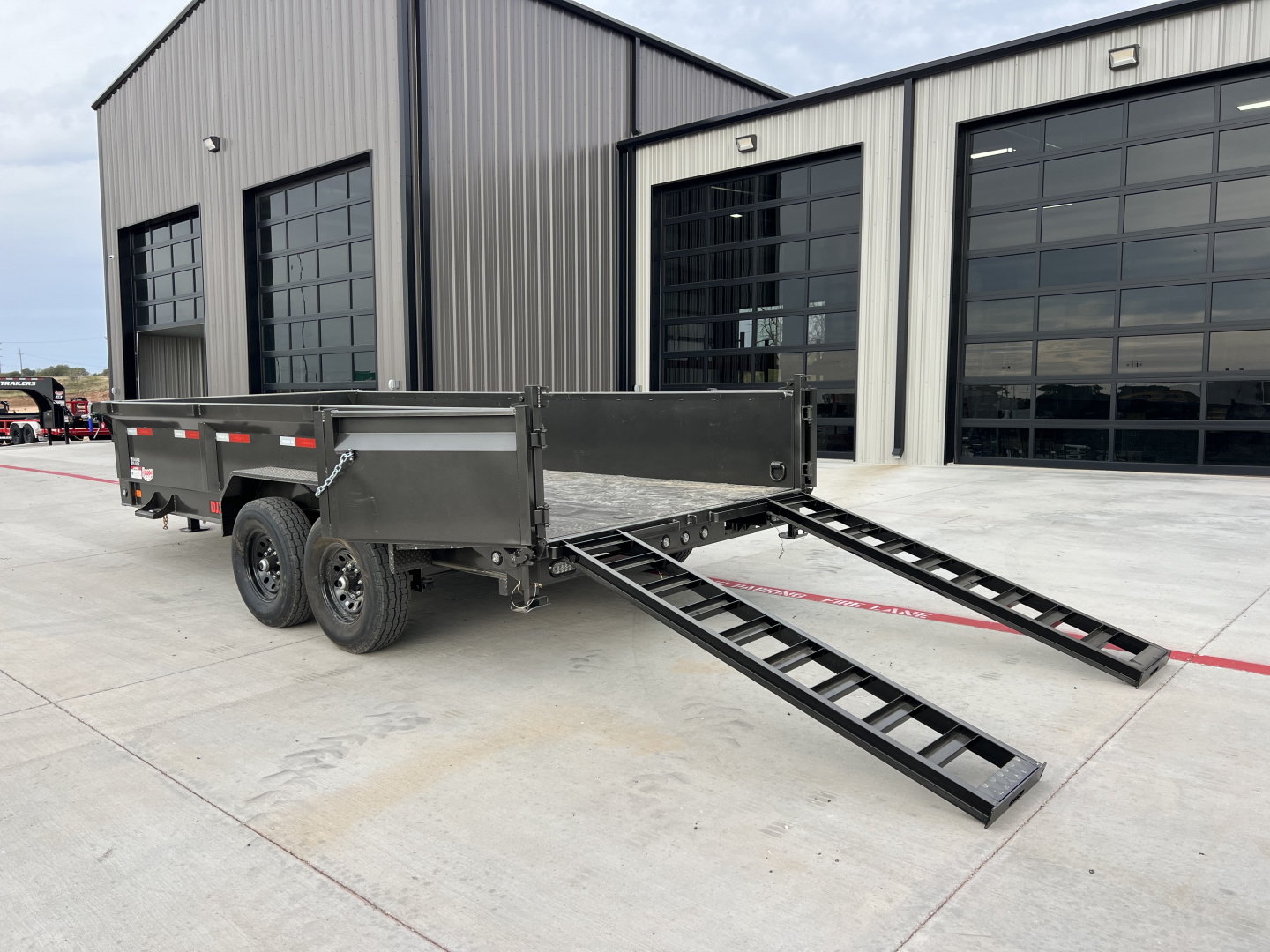 New 2026 MAXX-D 83”x16’ BP Dump w/ 24” Sides – DJX