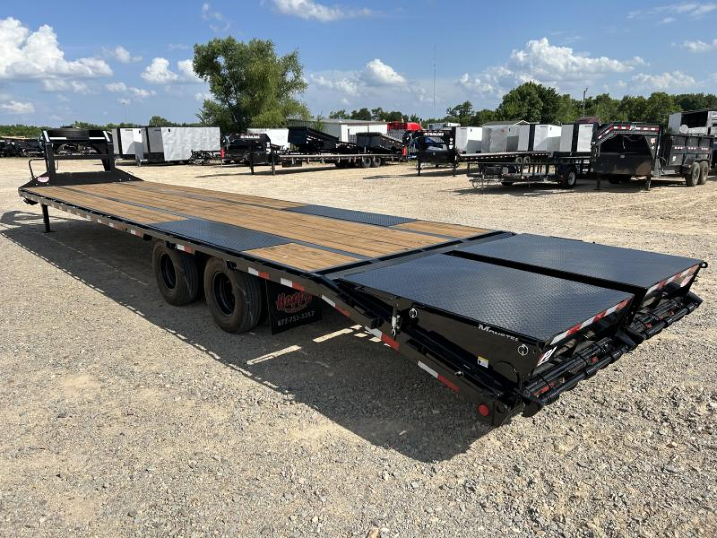 New 2026 PJ 102"x36' GN Low-Pro Flatbed w/ Duals - LD