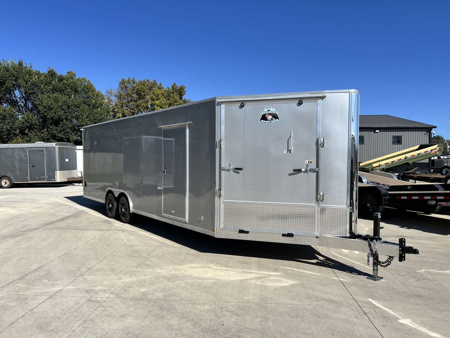 New NEW 2026 Bighorn R&M 8.5x24 +2V SUPERIOR QUALITY 14K Enclosed Cargo Dovetail Trailer Car Hauler