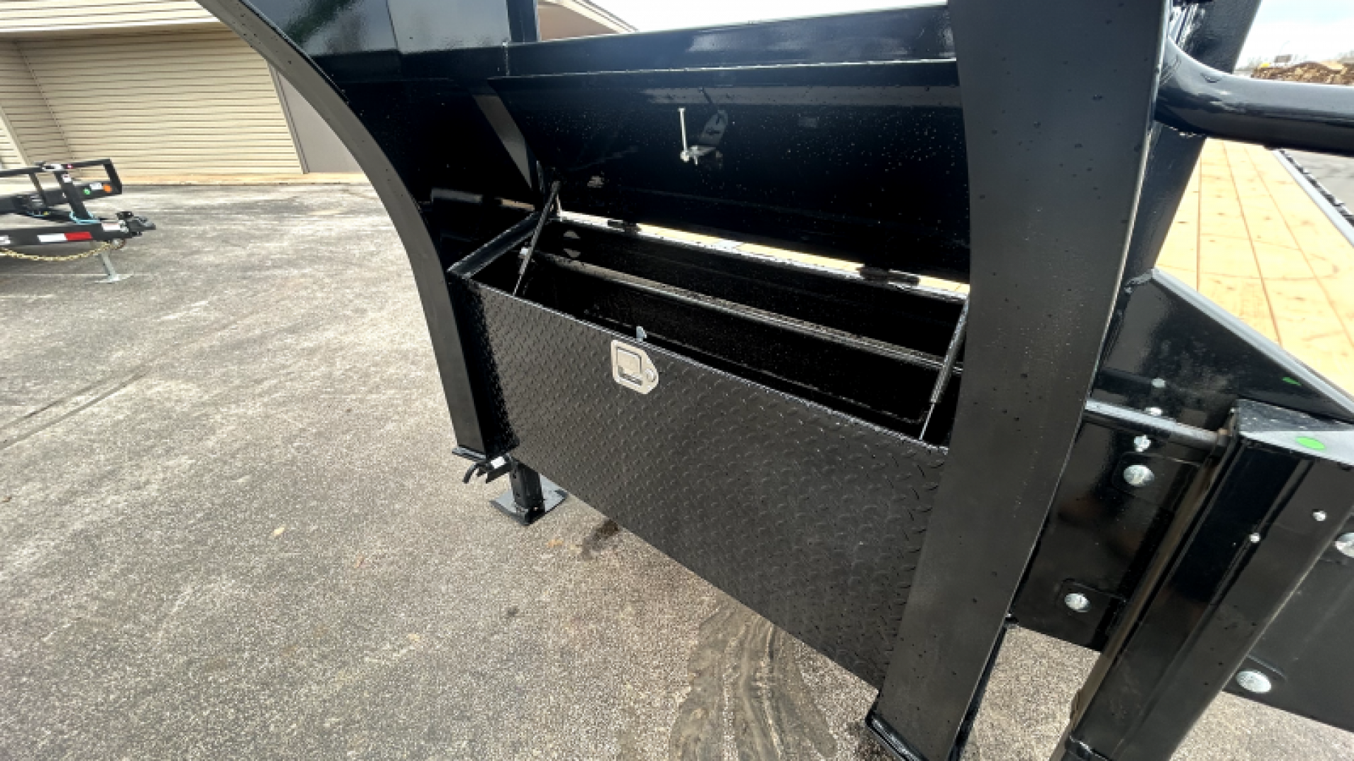 New 2026 PJ 102"x40' GN Low-Pro Flatbed w/ Duals - LD