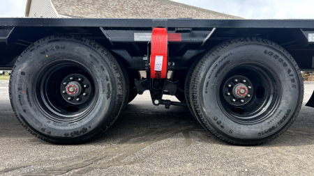 New 2026 PJ 102"x40' GN Low-Pro Flatbed w/ Duals - LD